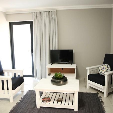 Mari-Amor Self-Catering Apartments モーセル・ベイ エクステリア 写真