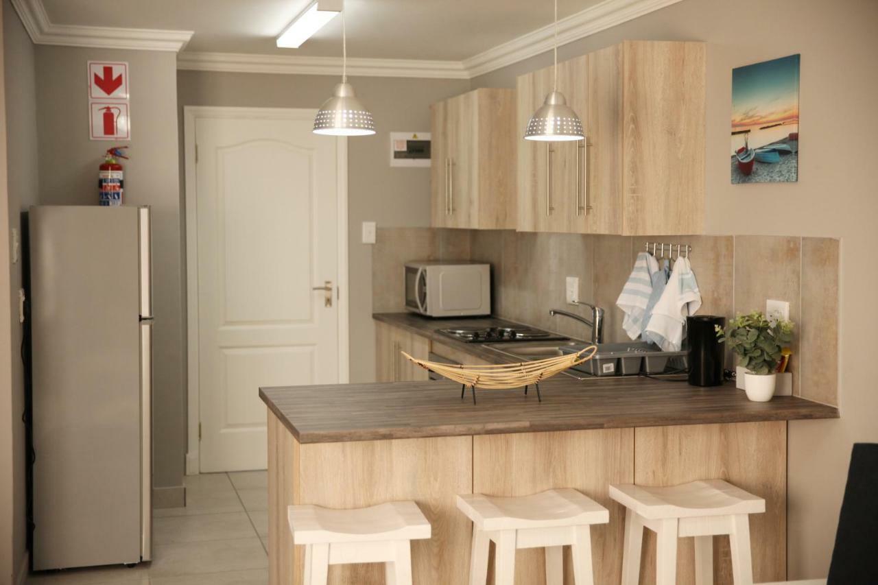 Mari-Amor Self-Catering Apartments モーセル・ベイ エクステリア 写真