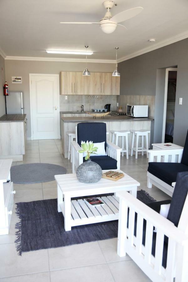 Mari-Amor Self-Catering Apartments モーセル・ベイ エクステリア 写真