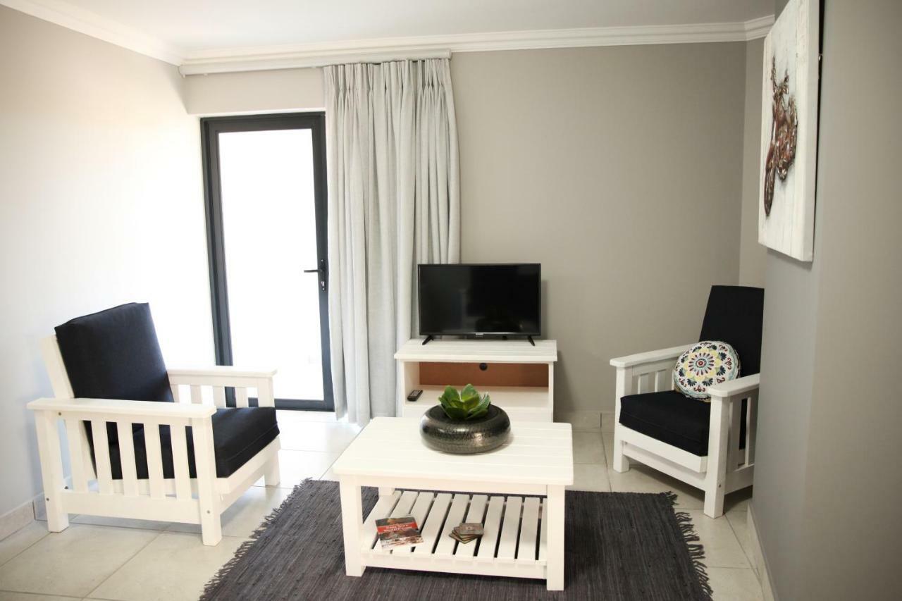 Mari-Amor Self-Catering Apartments モーセル・ベイ エクステリア 写真